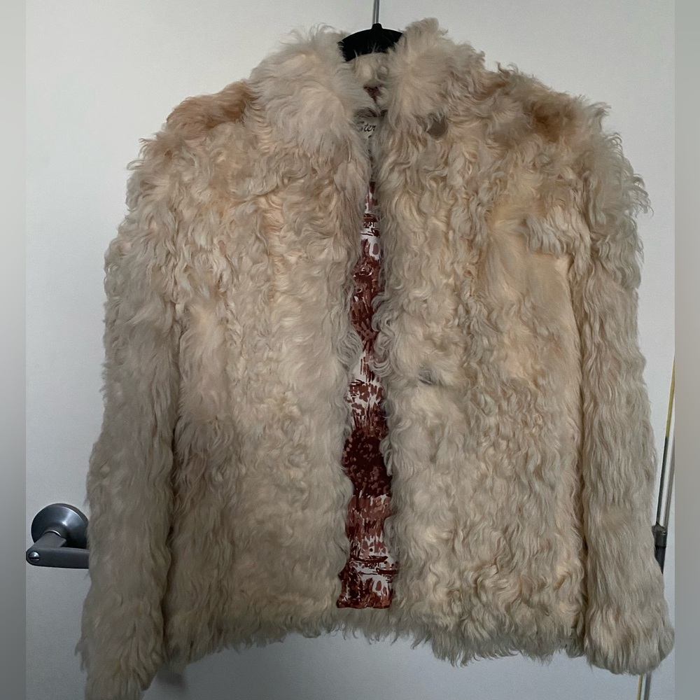Vintage Beige/off White Lamb jacket with suede (leather) details. Vintage.